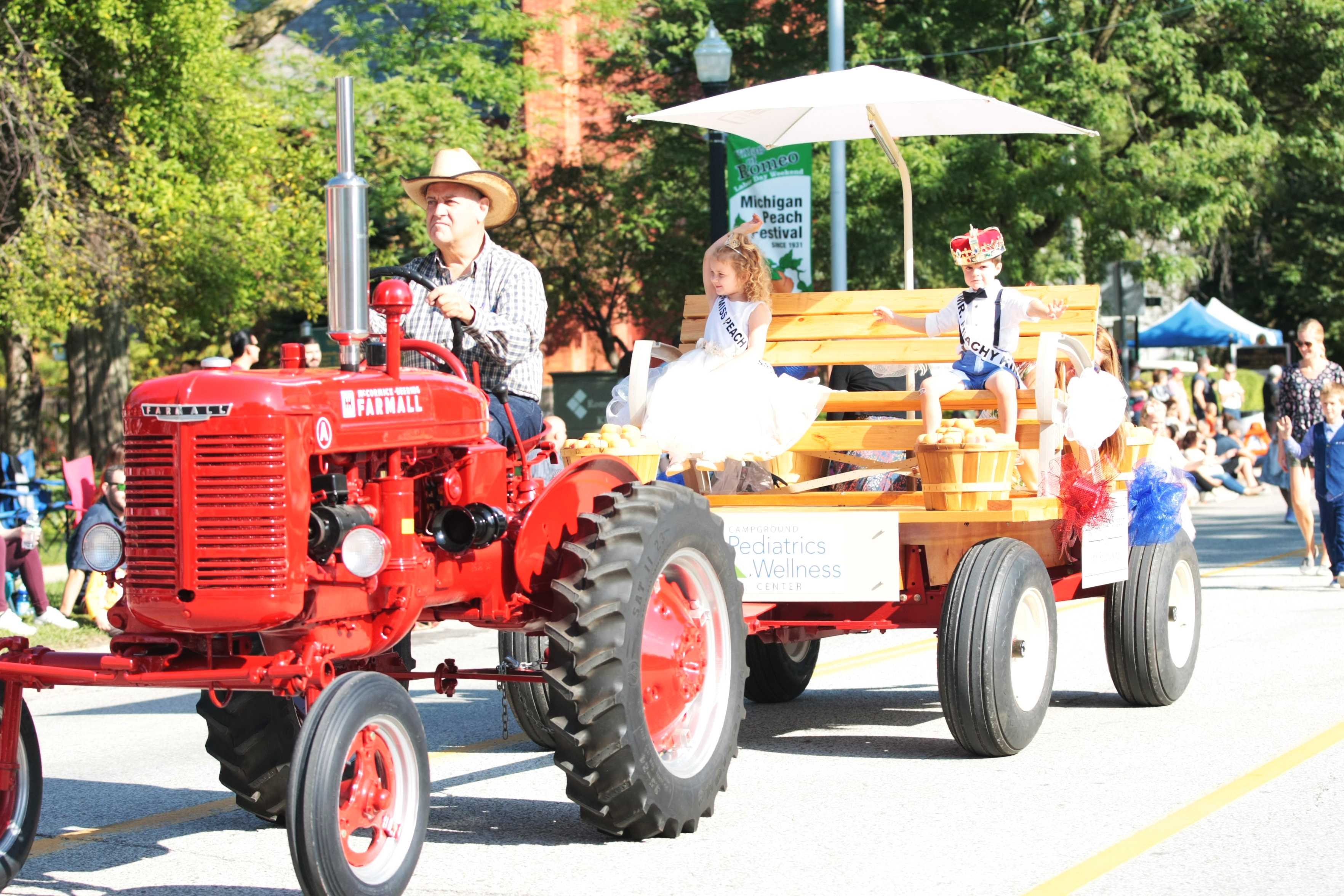 Photo & Video Gallery Romeo Peach Festival